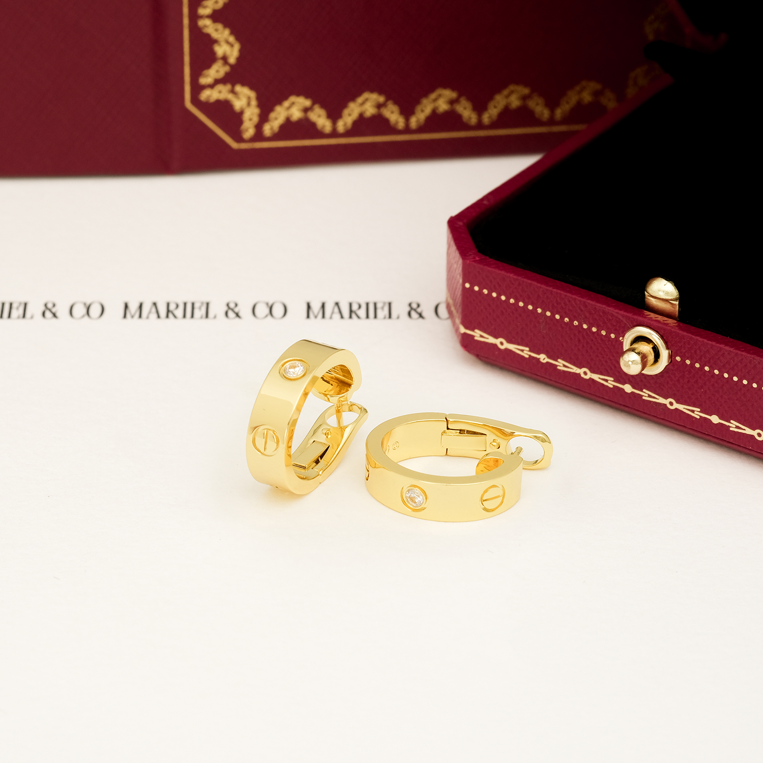 L EARRINGS, DIAMONDS, YELLOW GOLD